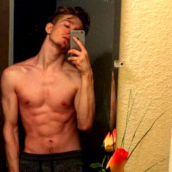 Model Cole Shirtless Selfie