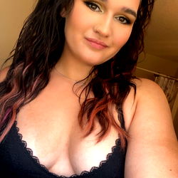 Bri 💋, Shhhxoxo Model Photo