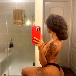 Exotic Beauty: Onlyfans Model Baby Relloo