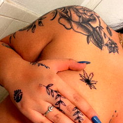 Candid and Stunning OnlyFans Model Kaleigh