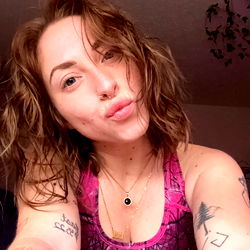 Jessi Baby: OnlyFans Model Captures Playful and Fit Moment