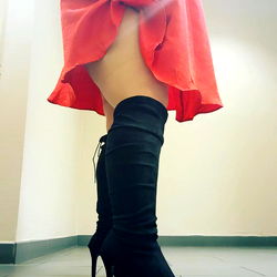 Model's Stylish Outfit