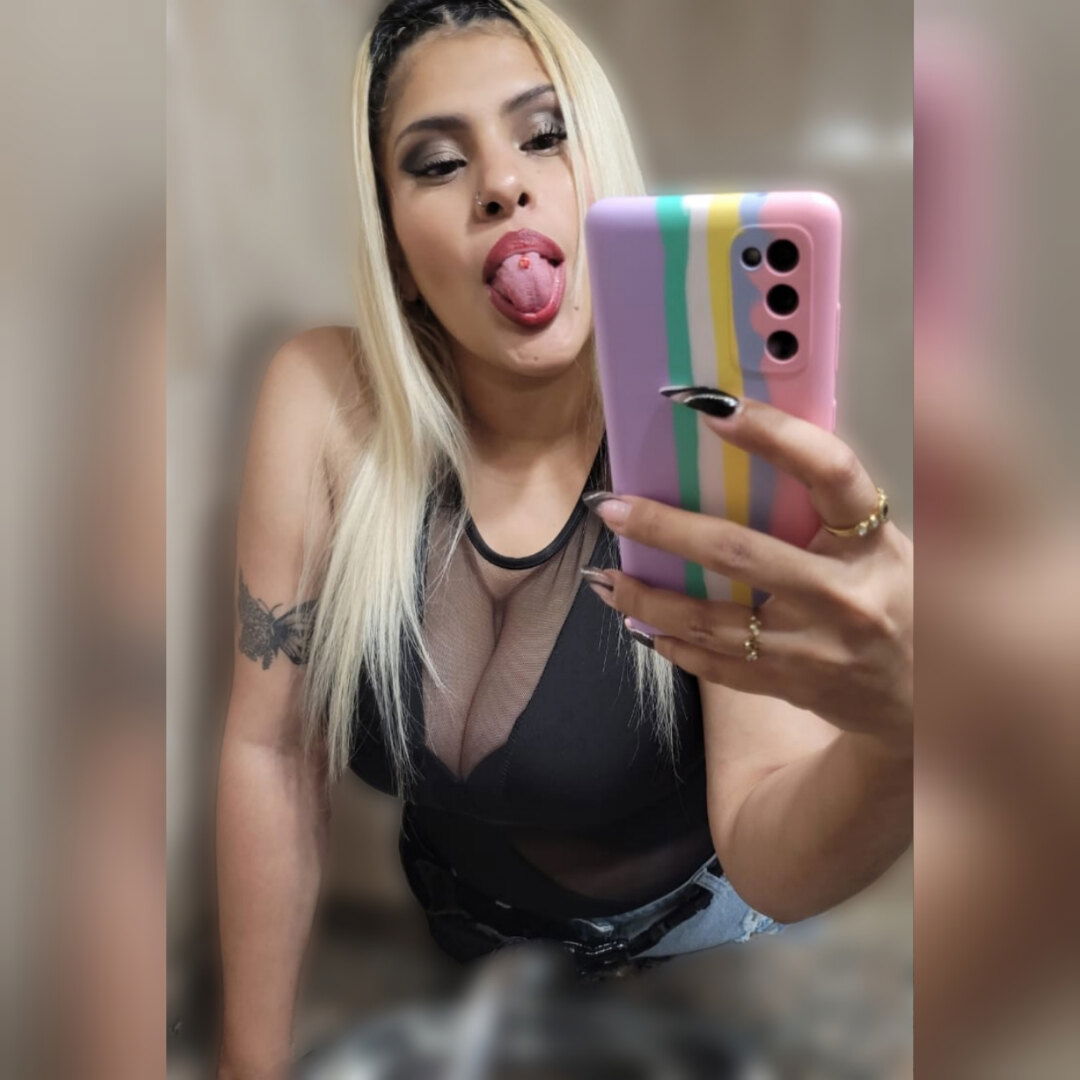 B L O N D I E 🔥🇦🇷 photo