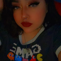 Aqua Lunae's Model Photo with Strong SEO Data