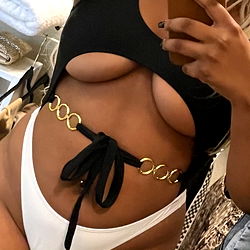 Taylor, Onlyfans Model in Black and White Bikini