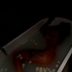 Amirah model photo with strong visual impact