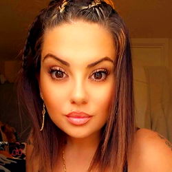 Stylish Onlyfans Model MiryMir in Fashionable Photos