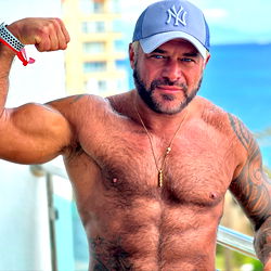 OnlyFans Model BjornAndrey: Fitness, Travel, and Life on the Beach