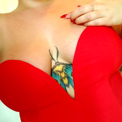 Feather Coral's Alluring OnlyFans Look