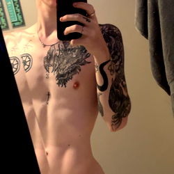 Jake, OnlyFans Model, Pose for Mirror Selfie