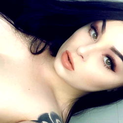 Vibrant Melbourne-based Model Champagne Mami