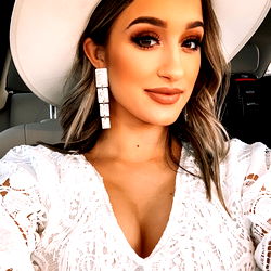 Harper's Stylish Fashion Moment