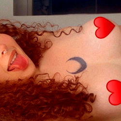 Millaa Moon 🌙 photo