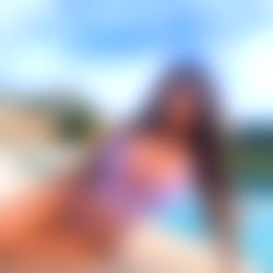 Amirah โข FREE photo