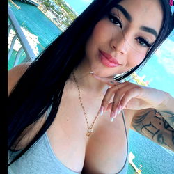 Paola Villamizar - Miami Model