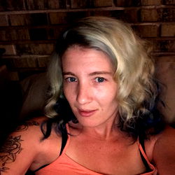 Myia - OnlyFans Model