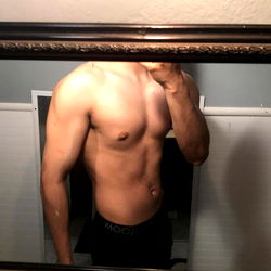 OnlyFans Model Hunglatino97 Showcasing Abs