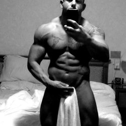 OnlyFans Model Pierre Showcases Muscular Physique