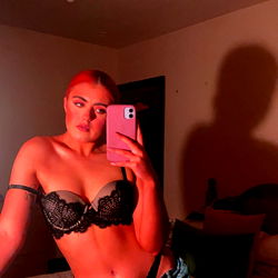 Arlenefosterme, Onlyfans Model - Bristol