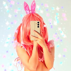 OnlyFans Model Yuna's Playful Pink and Purple Photoshoot