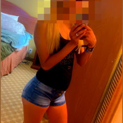 Model Photo: Mamacita on OnlyFans