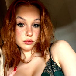 Red-haired OnlyFans model Amelia, 28
