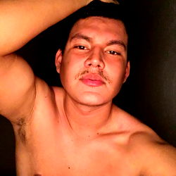 Alfonso Ruiz's Shirtless Photo