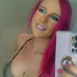 Vibrant Vixen April Flix