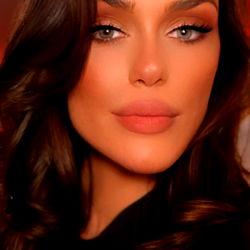 Stylish OnlyFans Model Fleur Kay in London