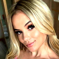 OnlyFans Model Sophia, 25