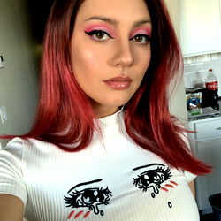 Onlyfans Model Lilah Skye Poses for Selfie