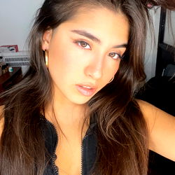 Model Profile: Zoii from Ath