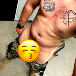 Onlyfans Model N1rvana69 Shares a Humorous Post-Workout Selfie