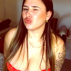 Melany💖, OnlyFans Model, Poses for Her Audience