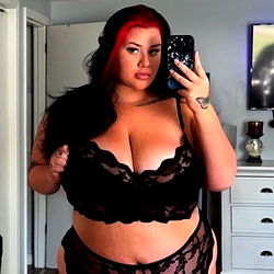 Amber Whitt - A New England OnlyFans Model