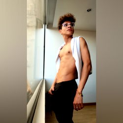 Onlyfans Model @ALEJO_BULG