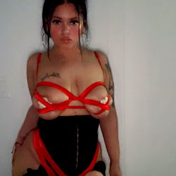 OnlyFans Model Mslayladoll in Stunning Corset and Makeup
