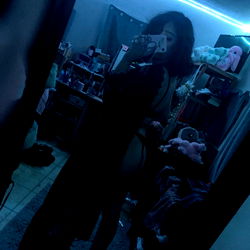 Vanessa Lust in a Mirror, Reflection of the Model