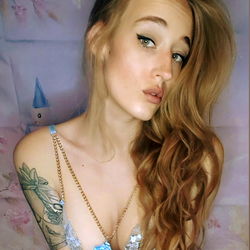 OnlyFans Model Wildmoon69VIP in Seductive Pose