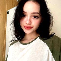 Onlyfans model posing for selfie