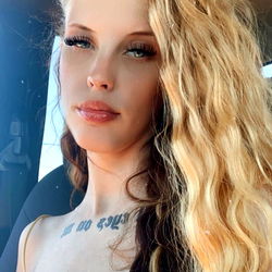 Awesome Duval &amp; WestSide model 💖,