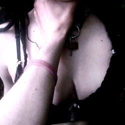 💀🕯️💟🕸️Tu sucubo personal🔞🕸️💟🕯️💀 photo