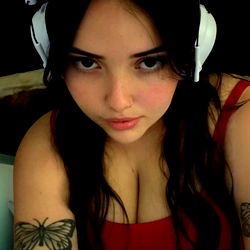 Violet's Gaming Session