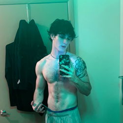 OnlyFans Model Kayn: Fitness and Tattoos