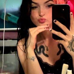 Hannah <3 - UK Model in Studio