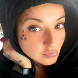 Clara: OnlyFans Model from UK