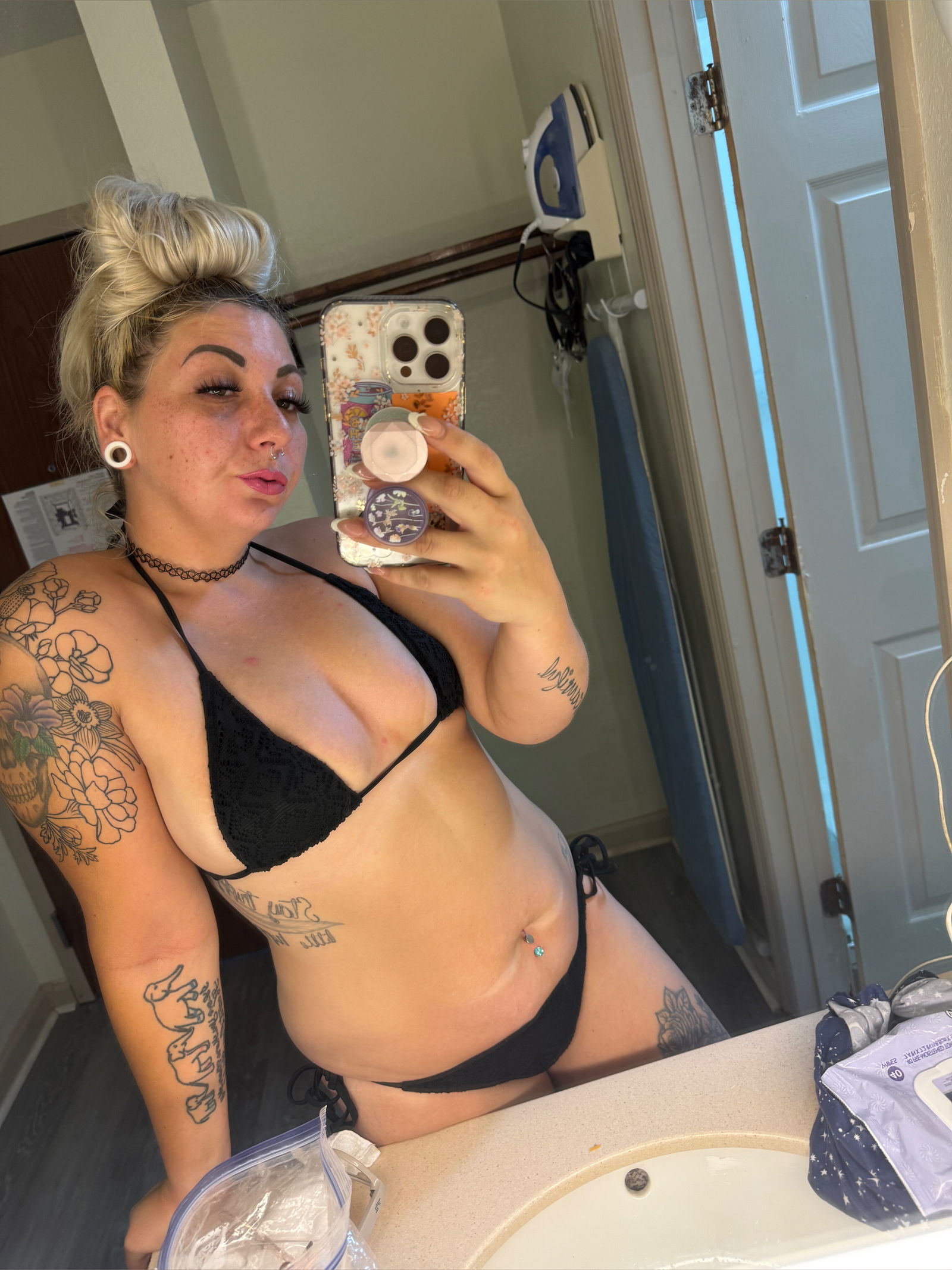 Too Much Moliie photo