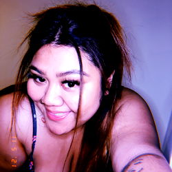 Onlyfans Model Bootythang✨ in Intimate Selfie