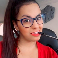 Emily Scott - Medellín Model