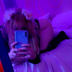 Amelia ♡, OnlyFans Model Taking a Mirror Selfie in Her Bedroom